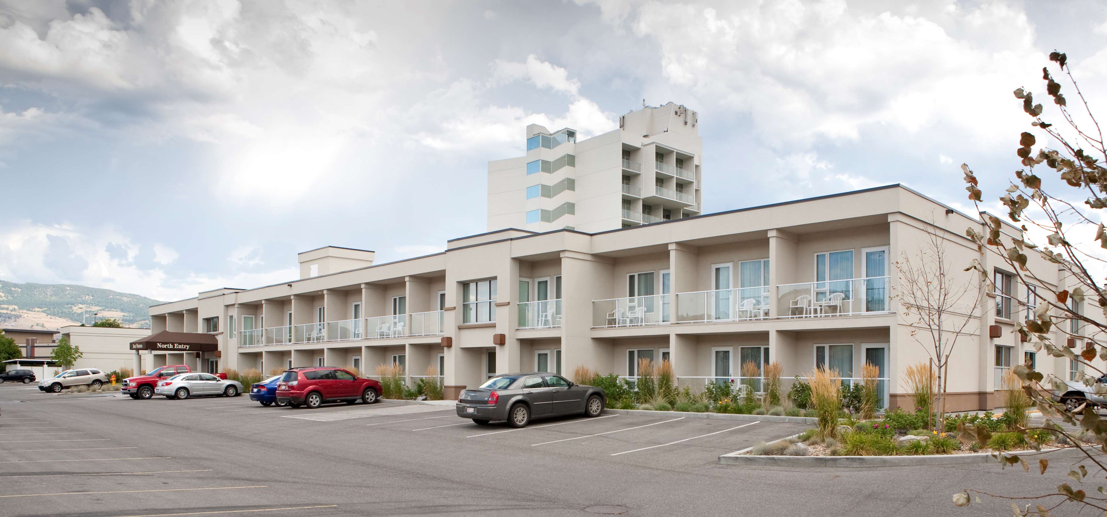 Фото Best Western Plus Kelowna Hotel & Suites