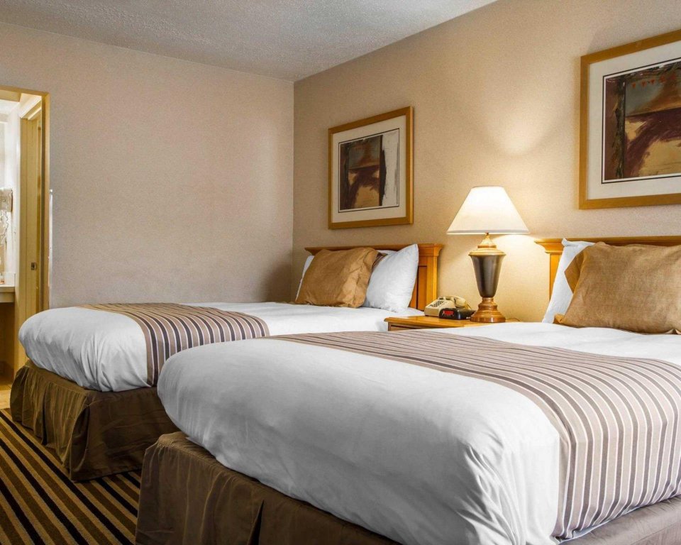 Фото Econo Lodge Freeport - Brunswick Area