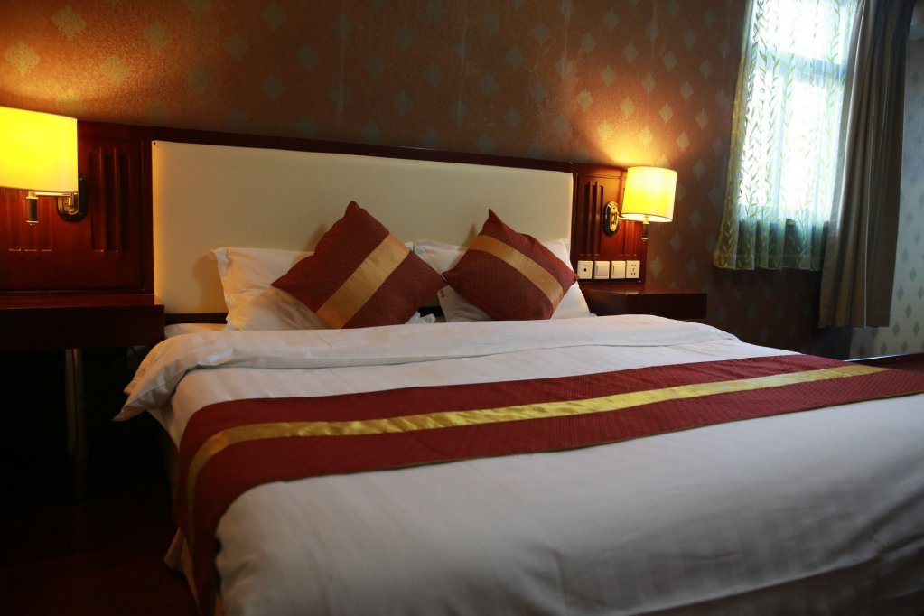 Фото Happy Dragon Saga Hotel (Beijing Tiananmen Wangfujing)