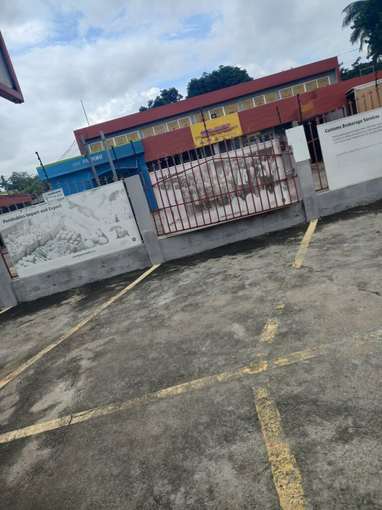 Courier services DHL, Accra, photo