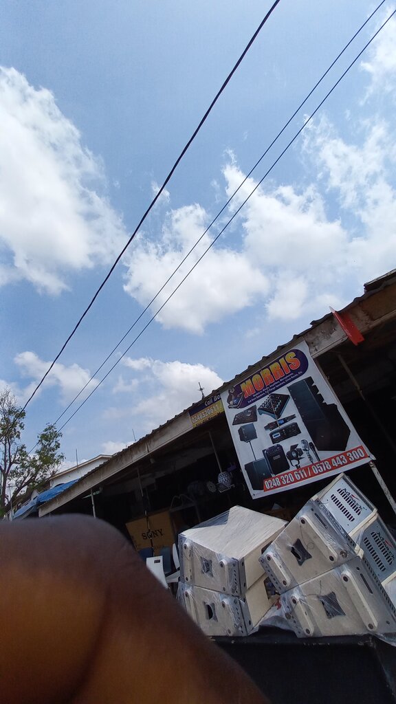 Tobacco products wholesale Morris, Accra, photo