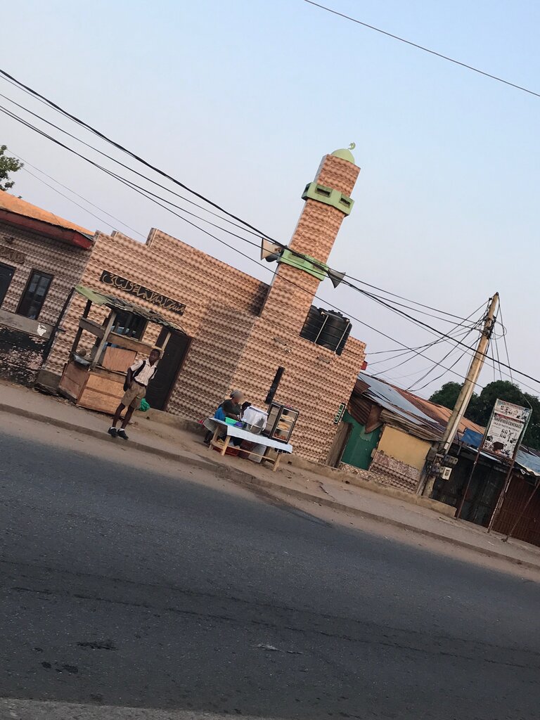 Mosque Buboashie mosque, Accra, photo