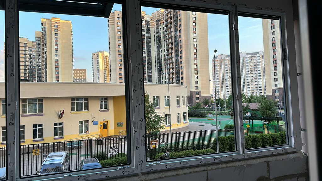 Остекление балконов и лоджий Урал Вуд, Москва, фото