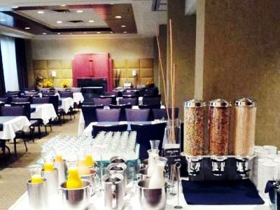 Фото The Listel Hotel