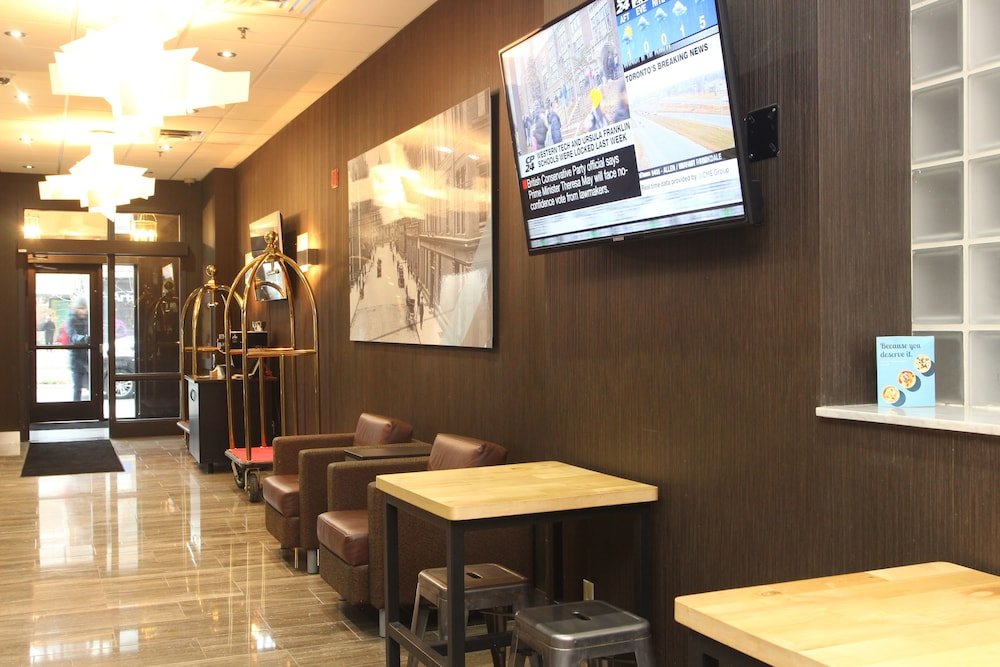 Фото The Saint James Hotel, An Ascend Hotel Collection Member