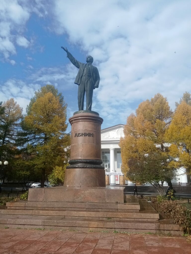 Памятник, мемориал В.И. Ленин, Лениногорск, фото