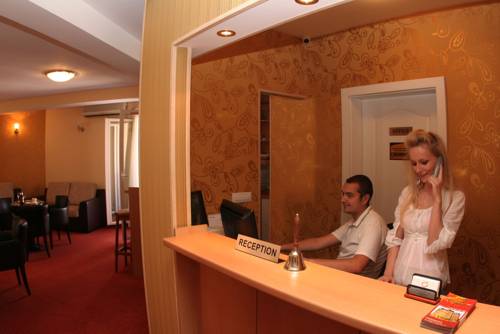 Фото Hotel Orange Inn