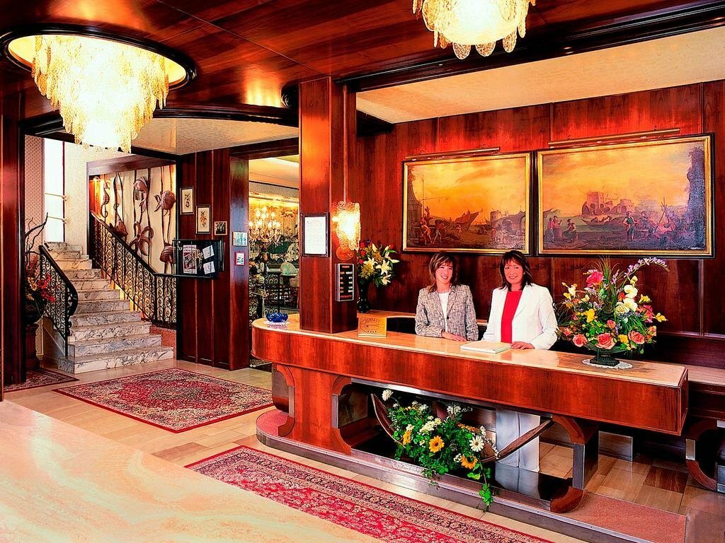 Фото отеля 2