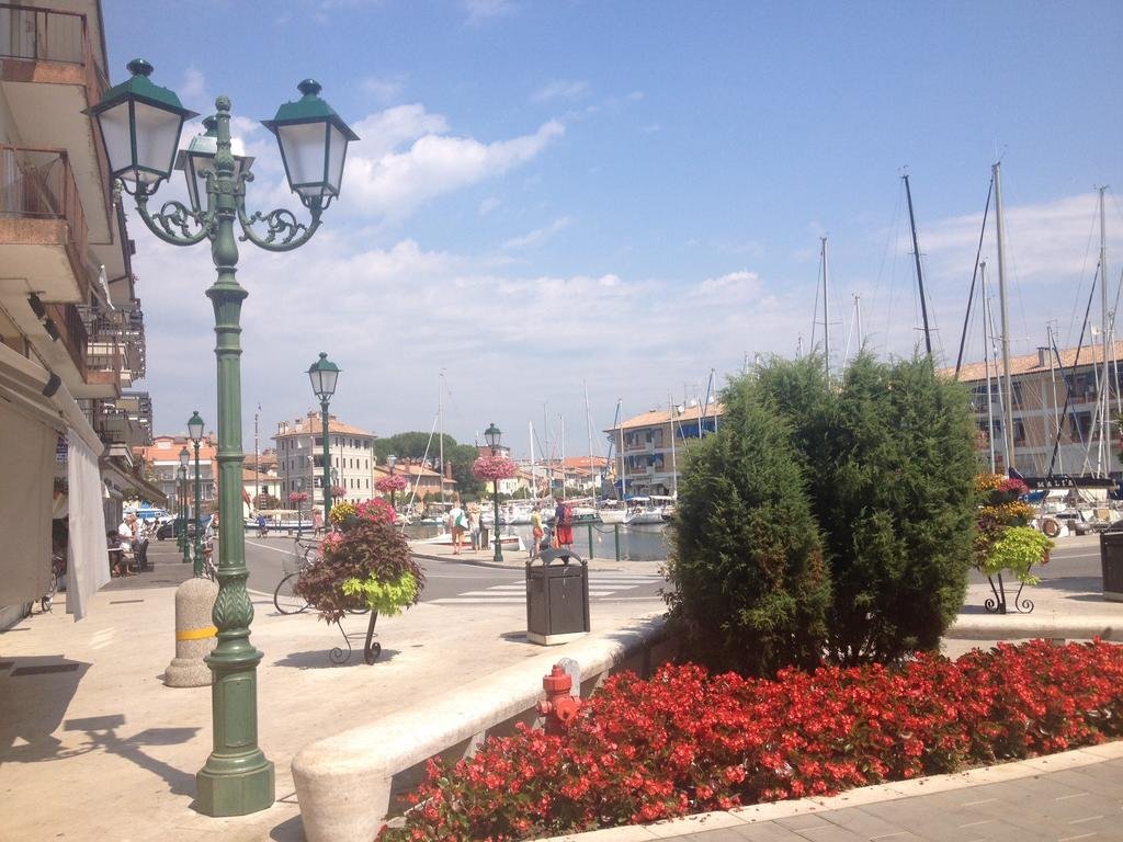 Фото Aparthotel Capitol