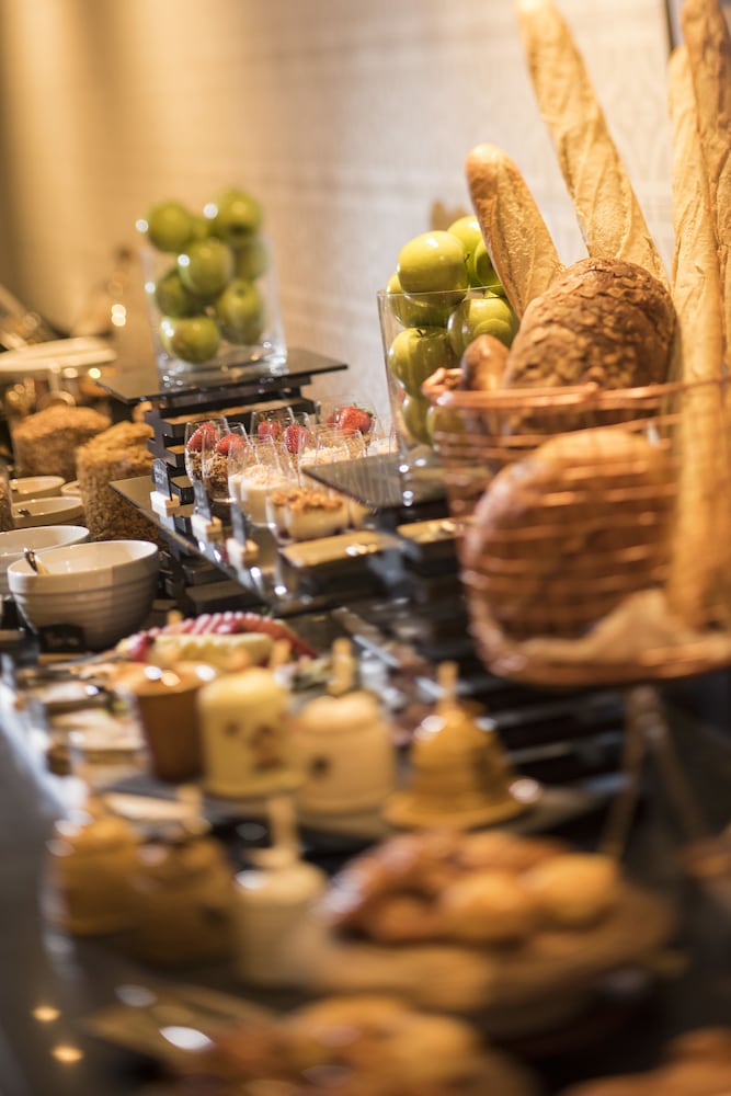 Фото Mayfair Hotel