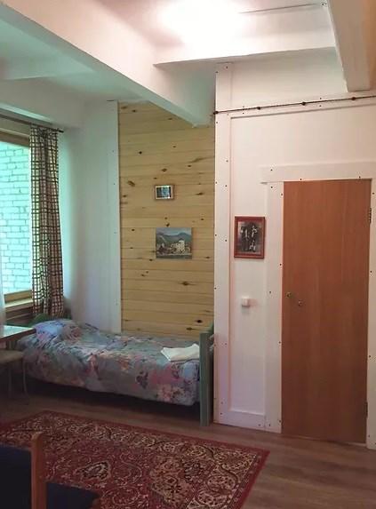 Фото Каморка с Лежанкой у окна