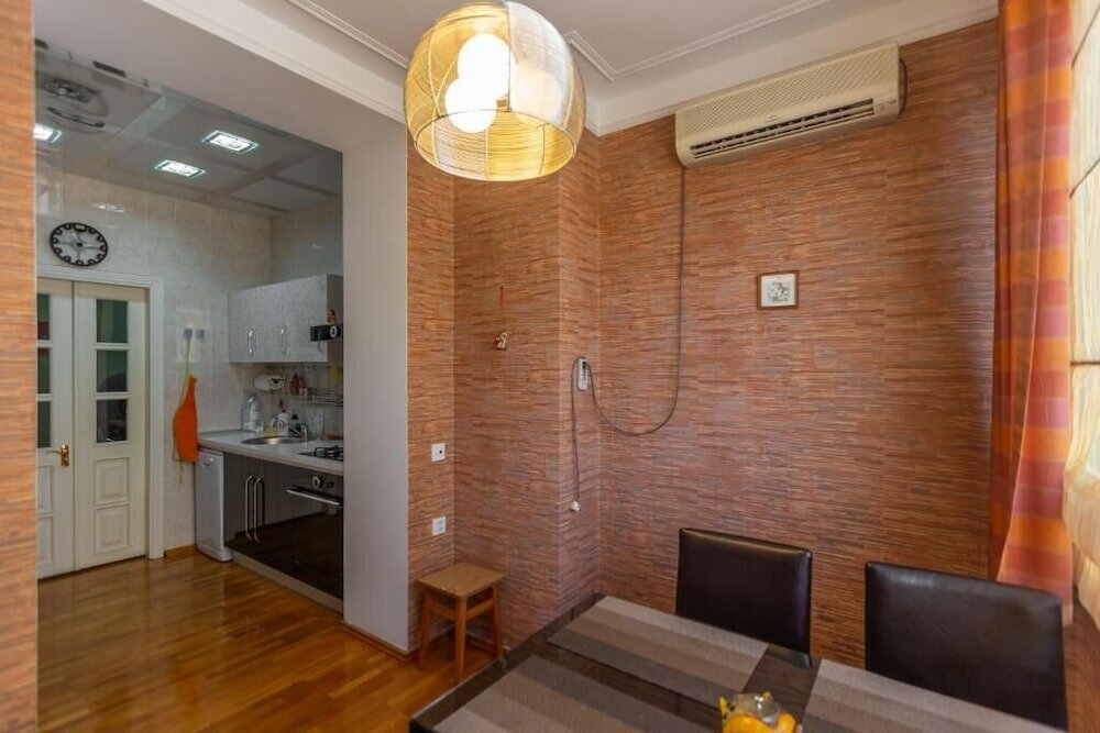 Фото Luxury Apartment with Flame Tower View