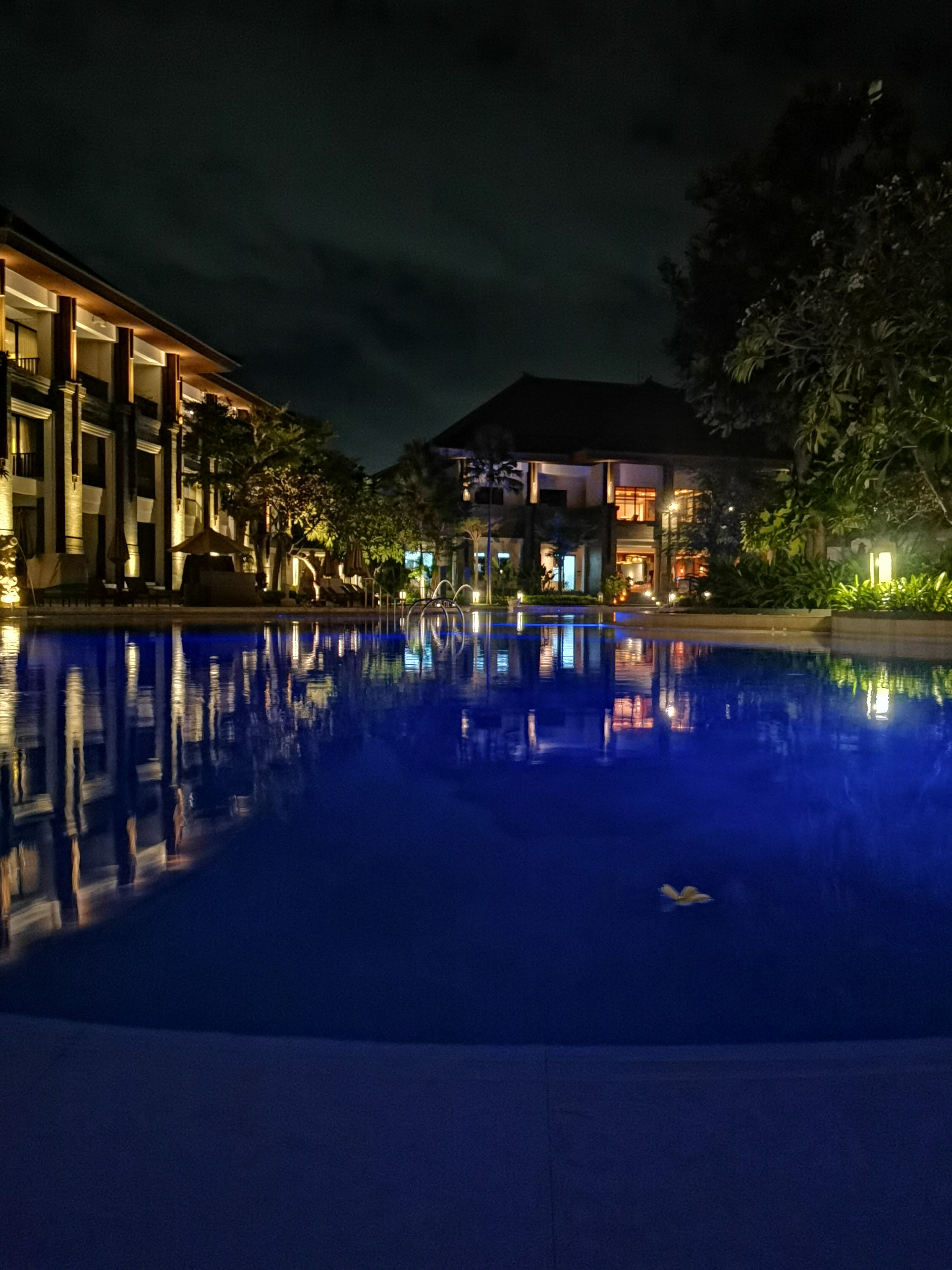 Фото Courtyard by Marriott Bali Nusa Dua Resort