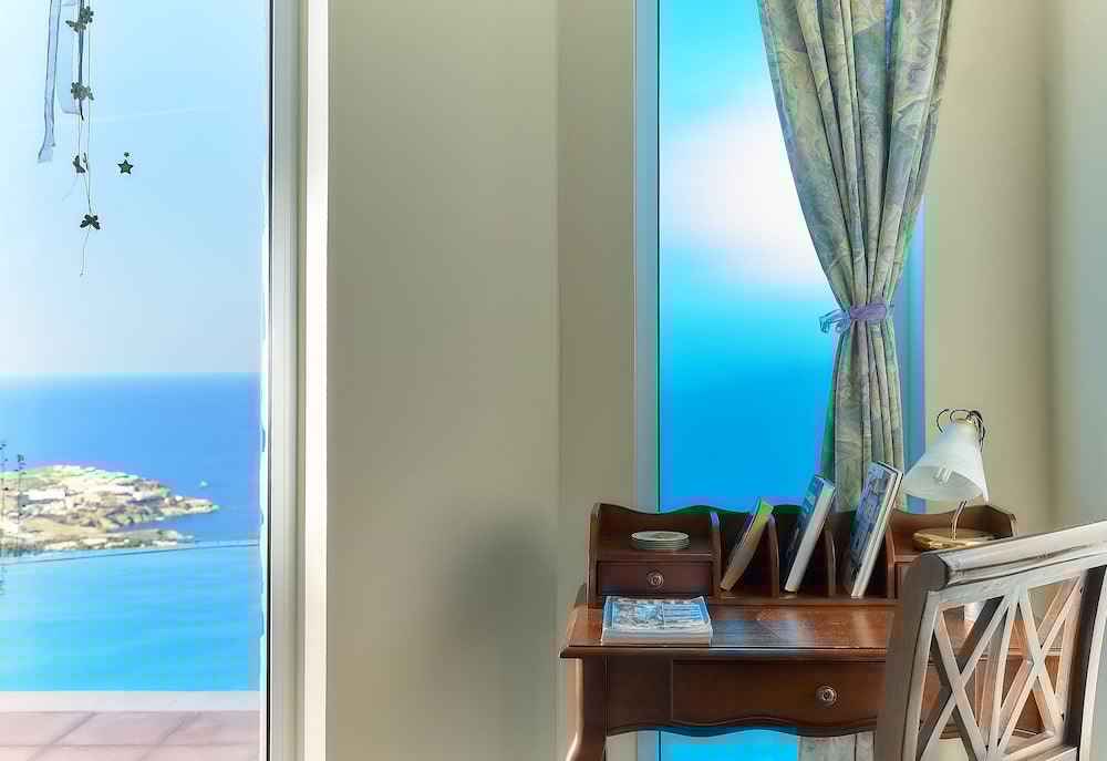 Фото Nymphes Luxury Apartments