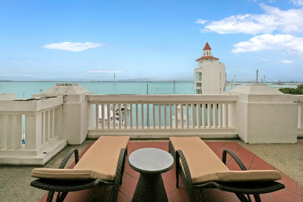 Фото Home Suites by Marina