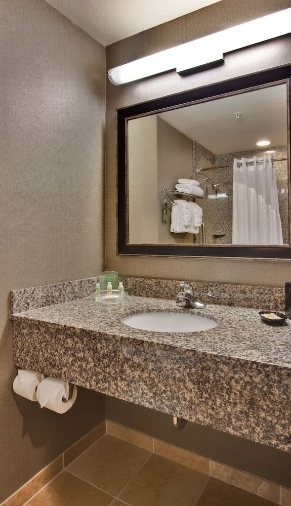 Фото Holiday Inn Ontario Airport, an Ihg Hotel