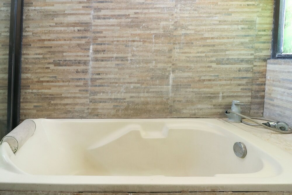 Фото S8 Suardana Hotel