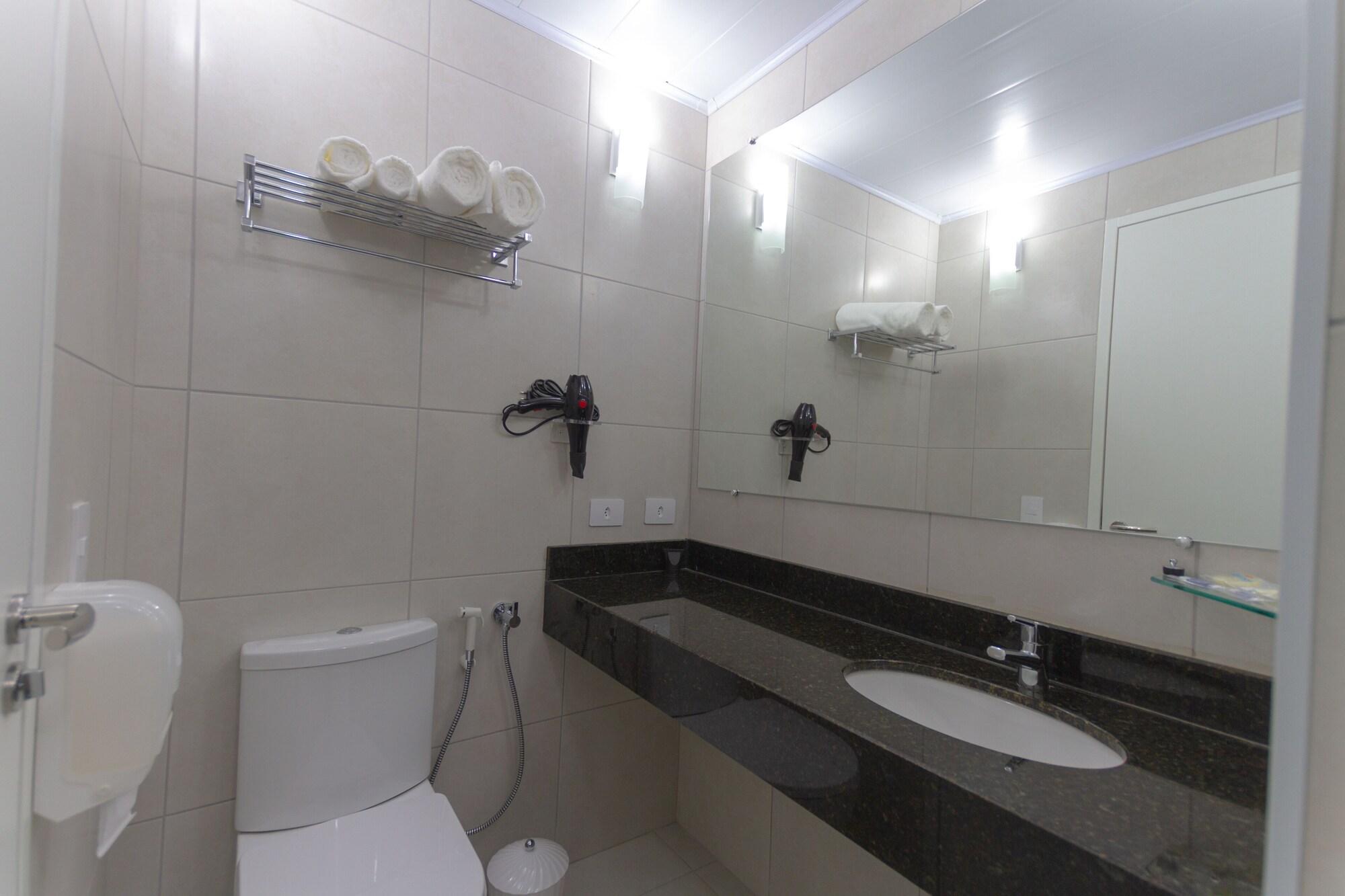 Фото Hotel Confiance Barigui