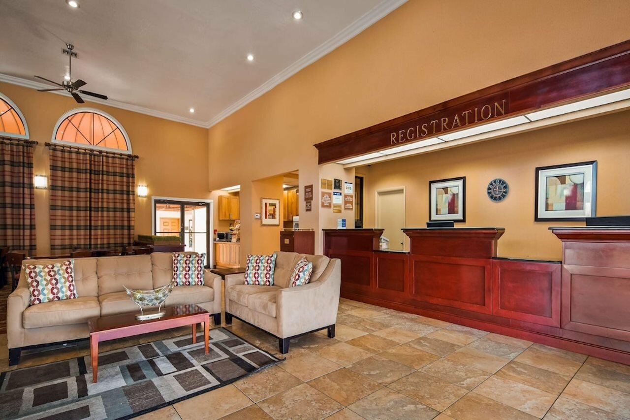 Фото Best Western Orlando East Inn & Suites