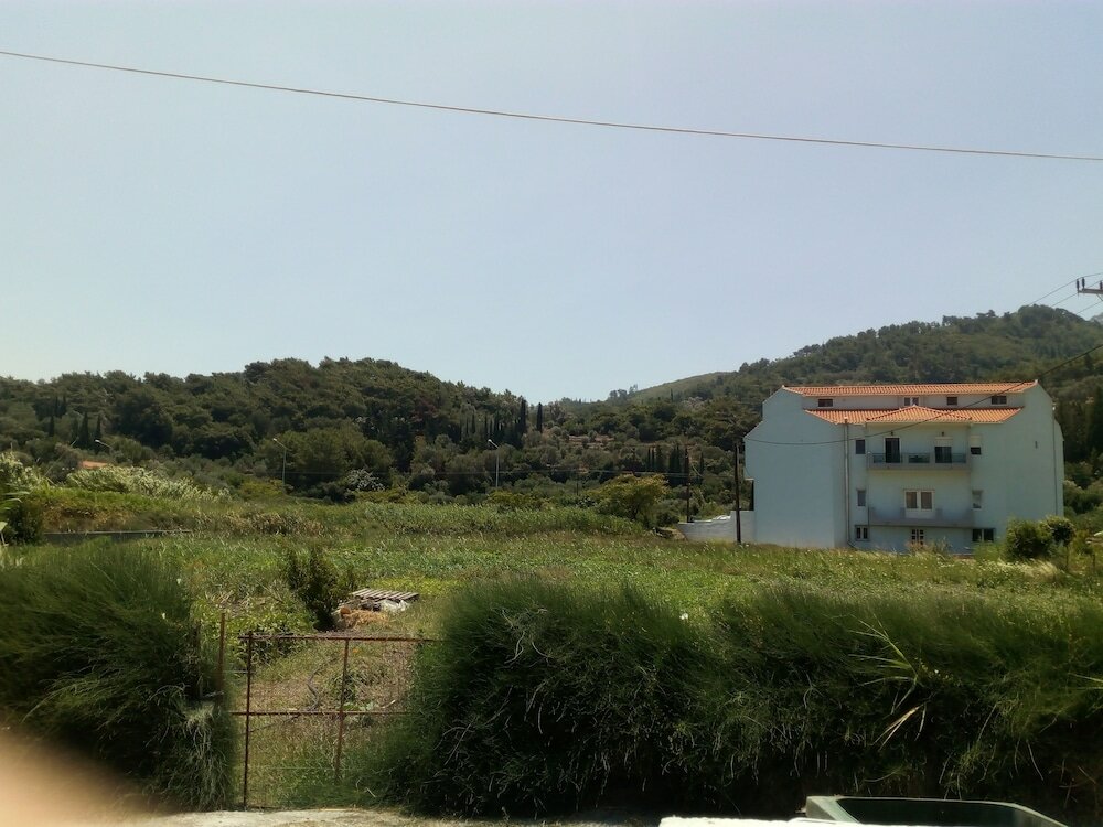 Фото Tarsanas Apartments