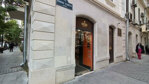 Azza (Xaqani Street, 25E), confitería