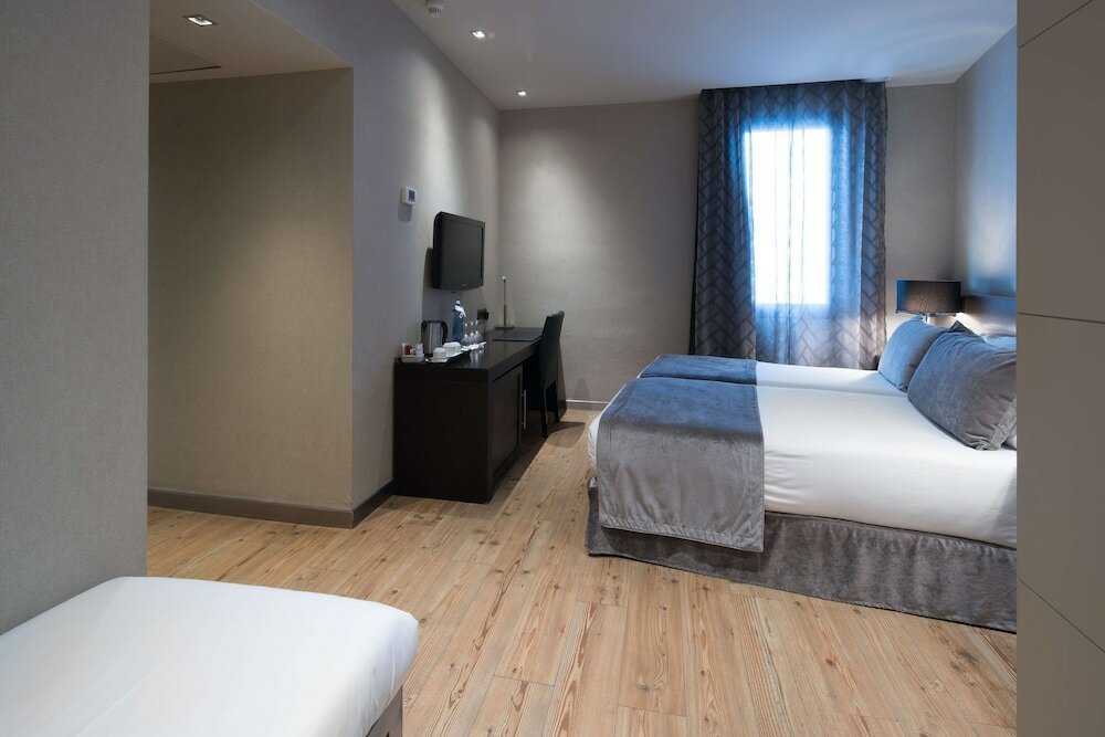 Фото Отель Catalonia Portal de l’Ángel