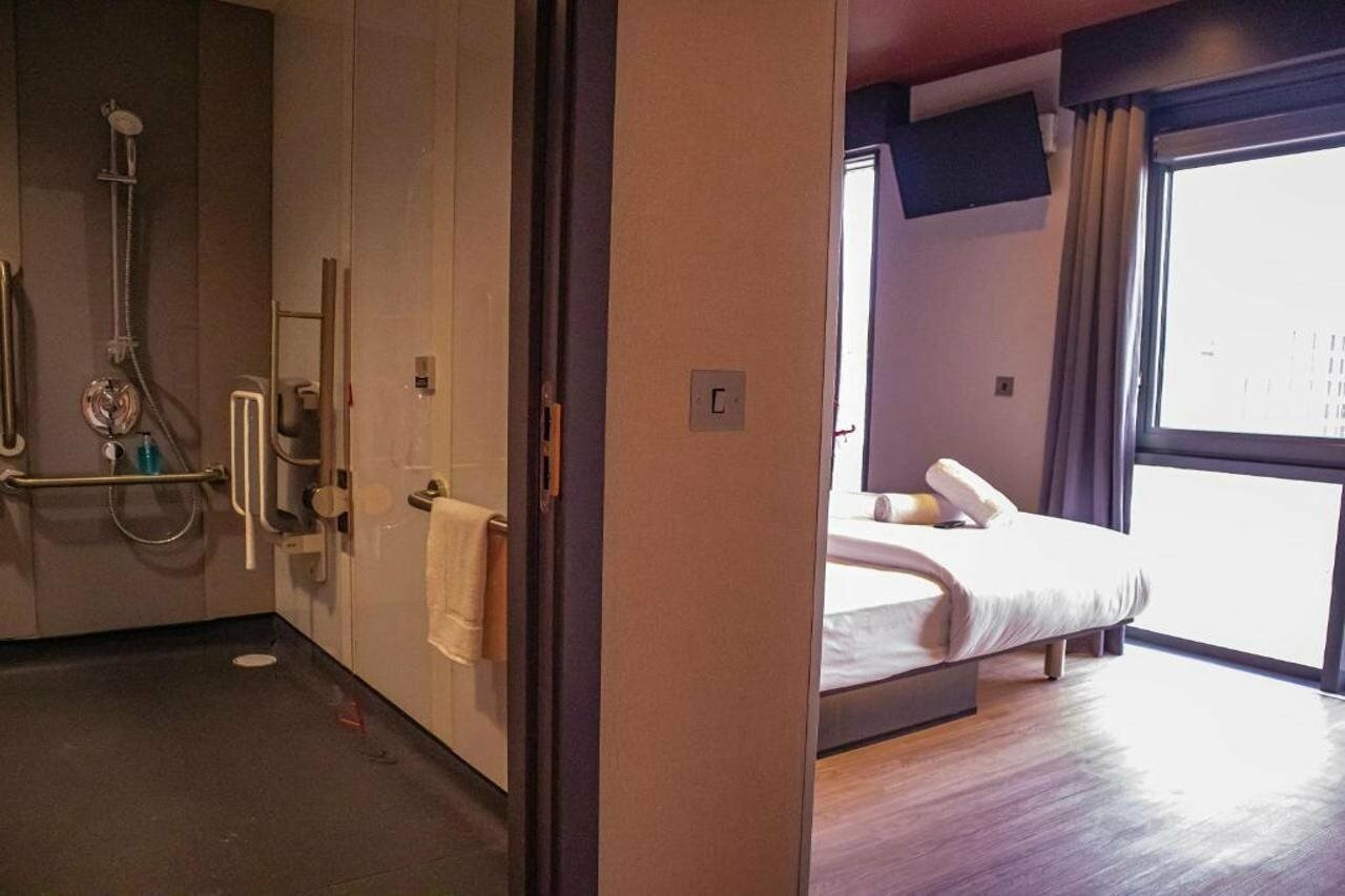 Фото EasyHotel Dublin City Centre