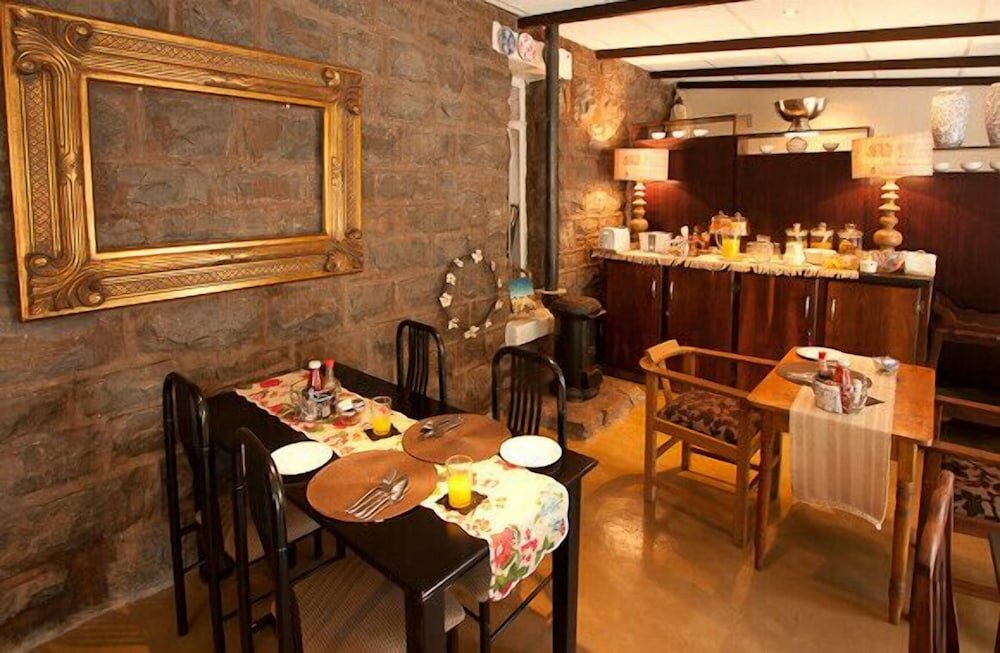 Фото Cunningham Cottage Guest House