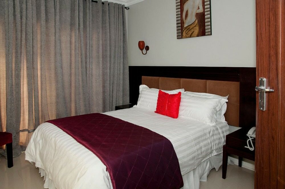 Фото Nomad's Court Lodge