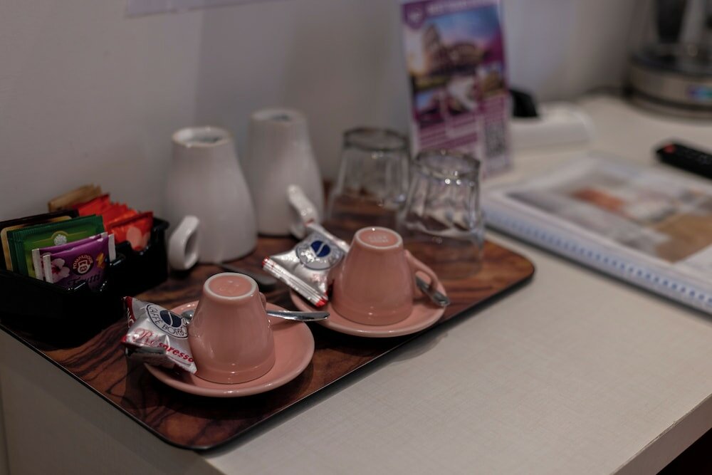 Фото Sofia's Suites Guesthouse