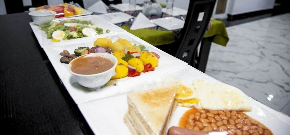 Фото Bestway Luxury Suites