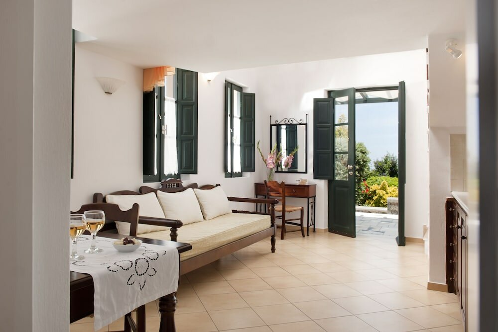 Фото Anthonas Apartments