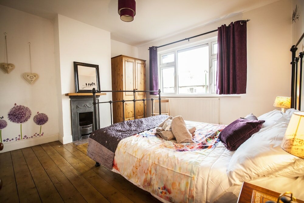 Фото Stunning Central Richmond with garden