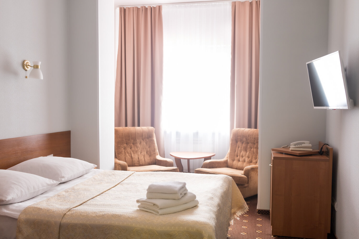 Фото отеля 1