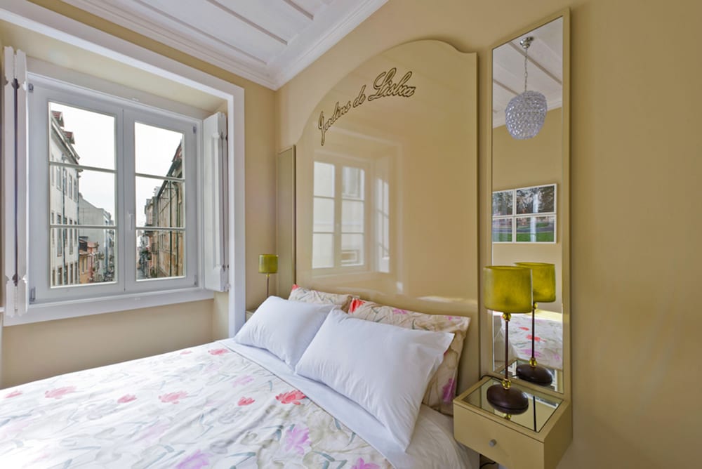 Фото Lisbon Colours Bairro Alto Apartments