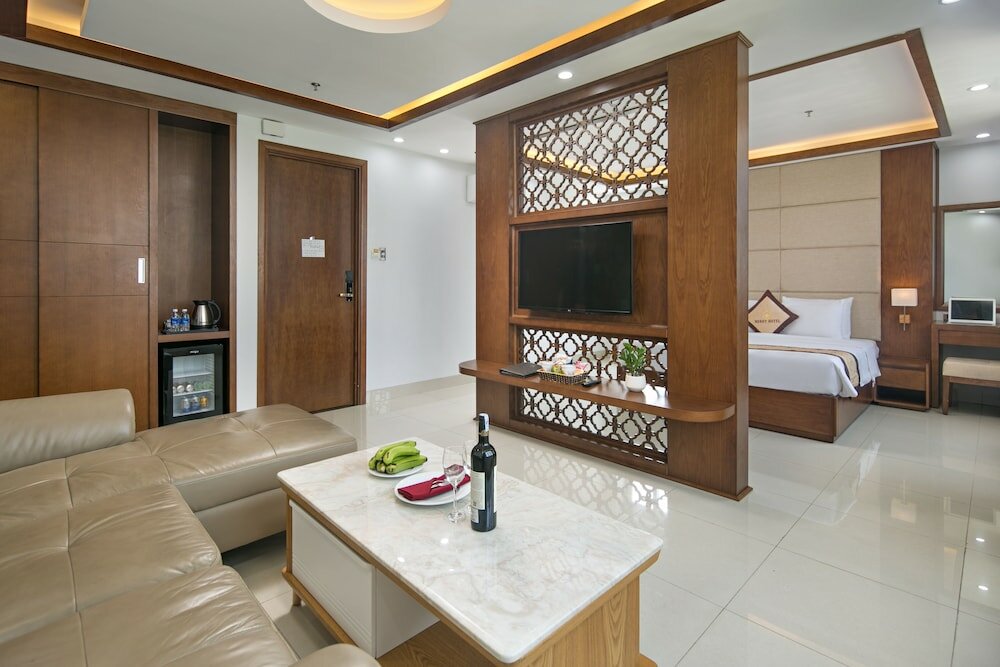 Фото Merry Hotel