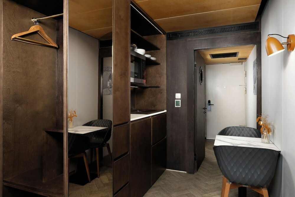 Фото StowAway Waterloo