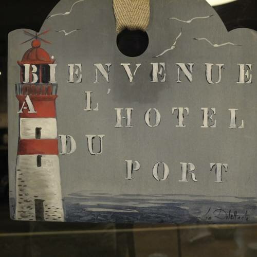 Гостиница H& xF4; tel Du Port в Морле