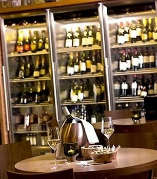 Фото Courtyard by Marriott Pilsen