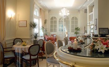 Фото Arbiana Hotel