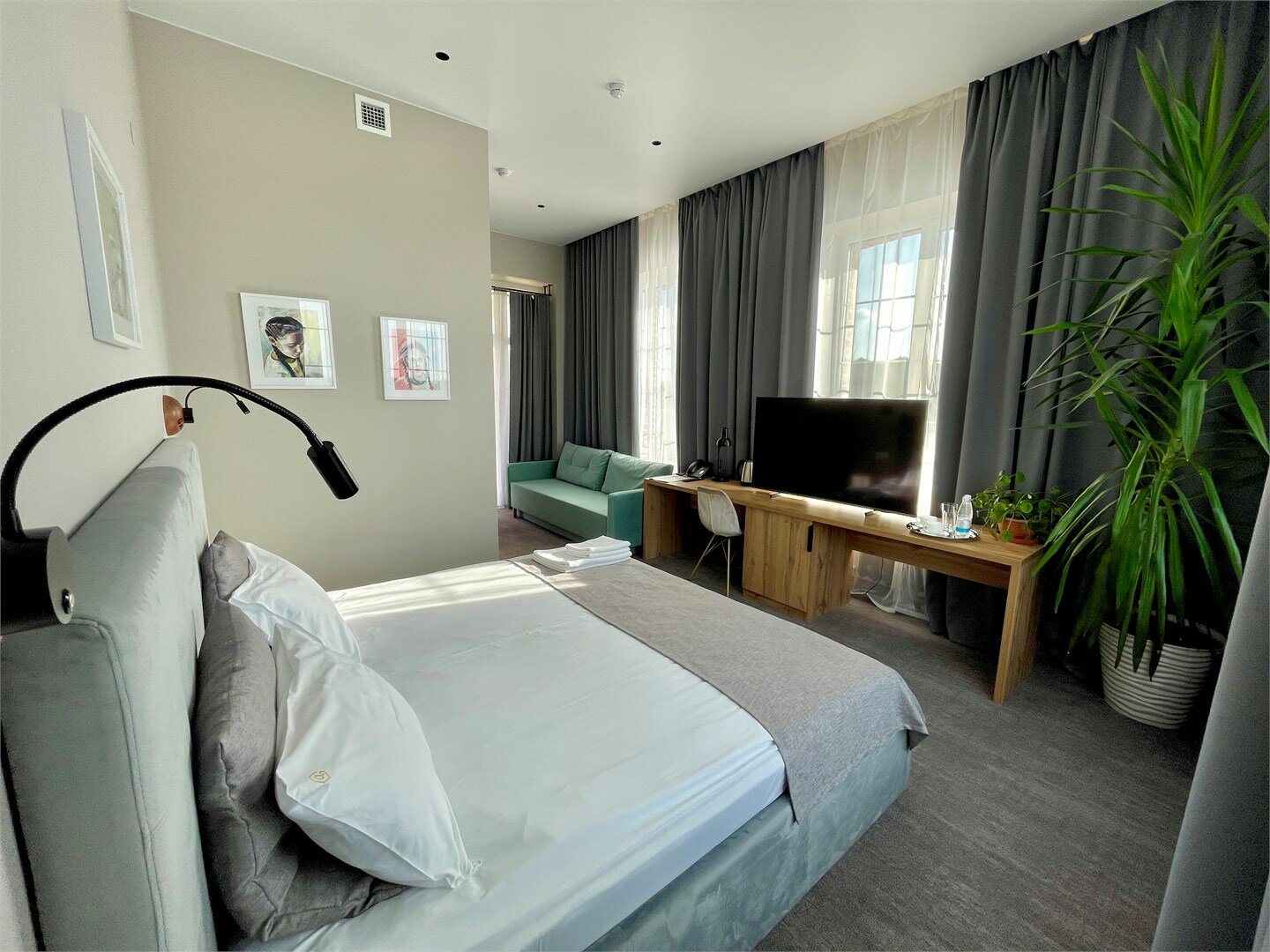 Фото отеля 1