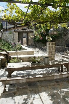 Фото Apeiros Chora