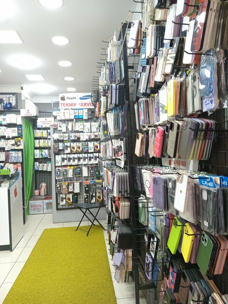Items for mobile phones Case Store, Istanbul, photo