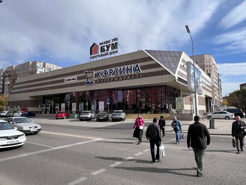 Қыздары бар сексуалды украиндық аналар