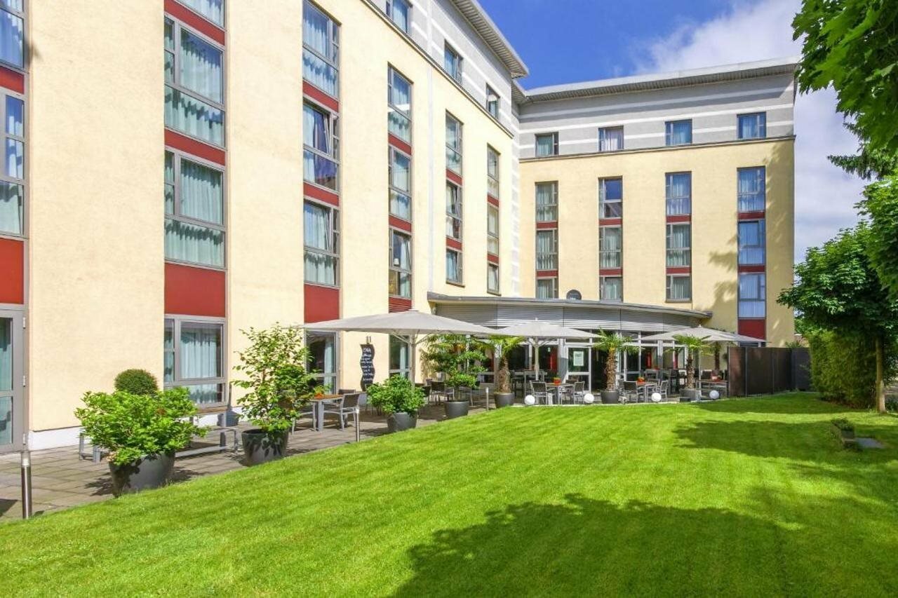 Фото отеля 1