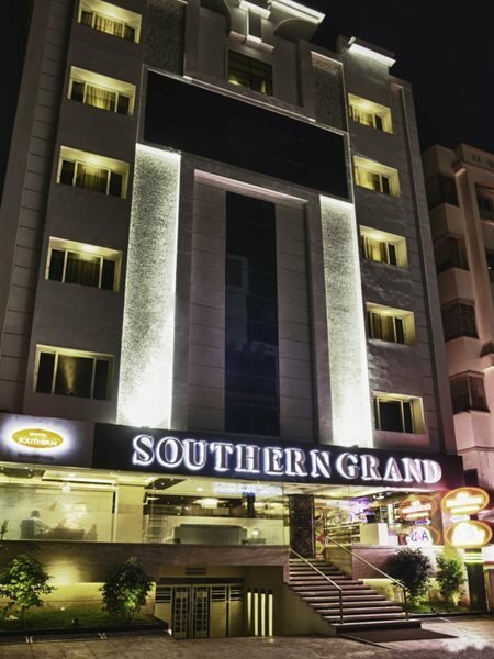 Фото Hotel Southern Grand