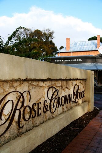 Гостиница Rose & Crown Hotel в Перте