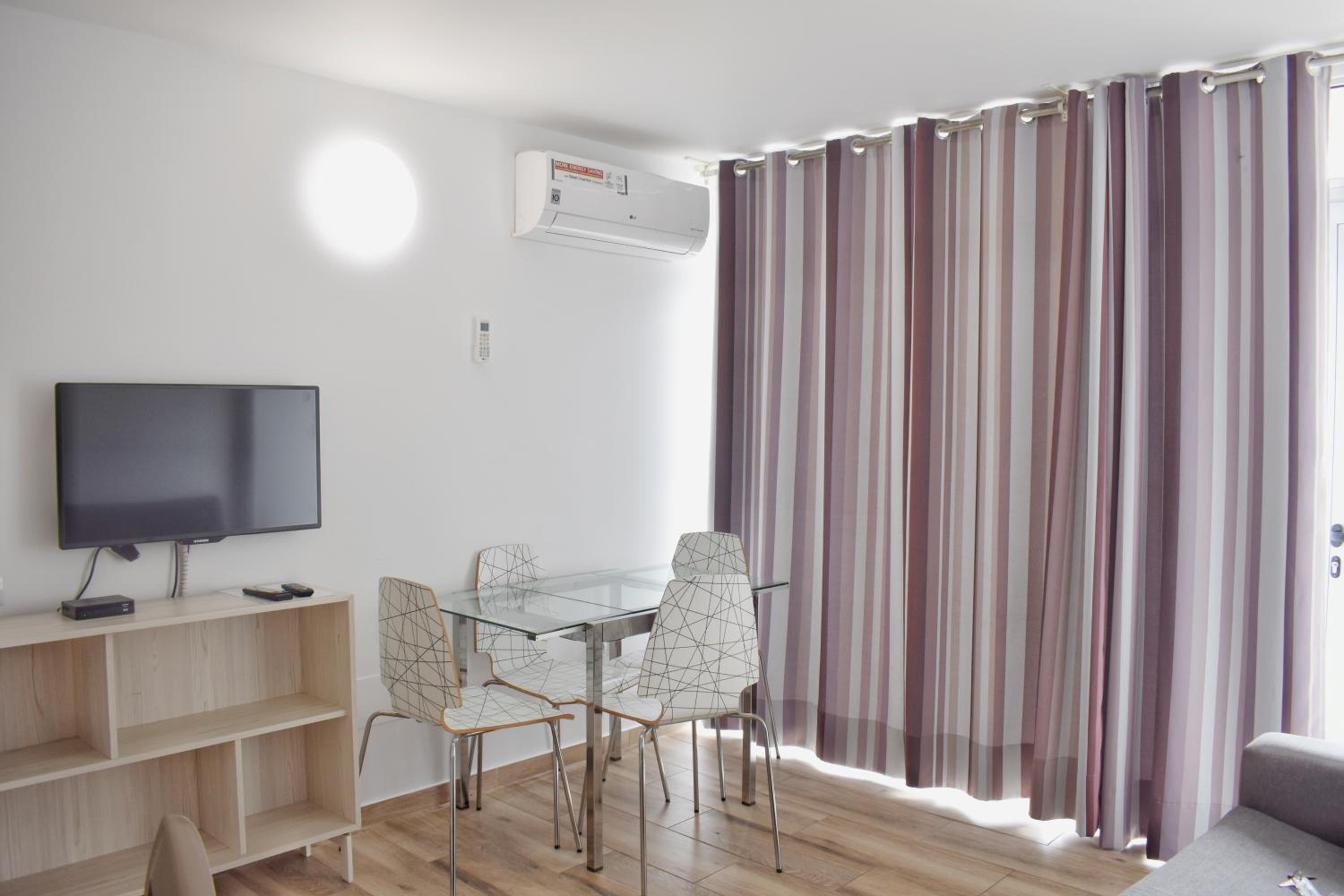 Фото 1040966057