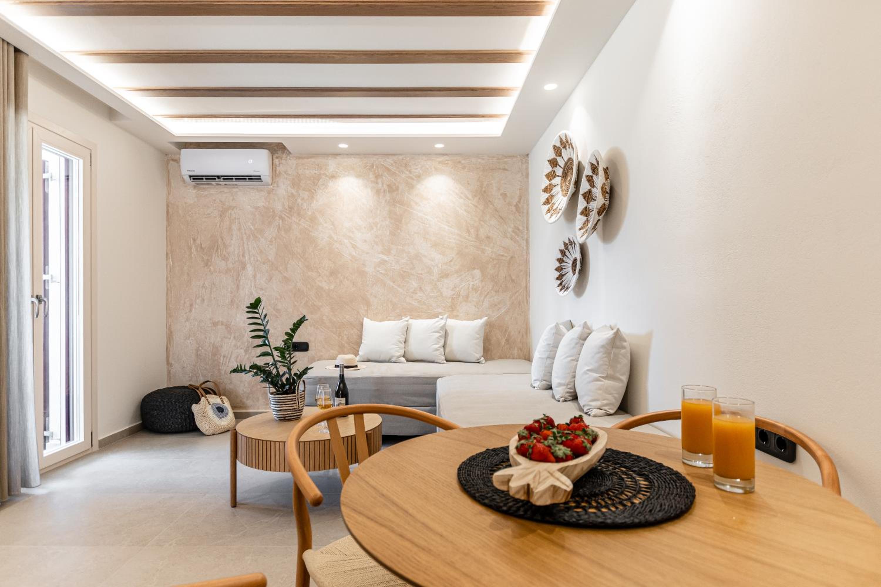 Фото Perla Hotel