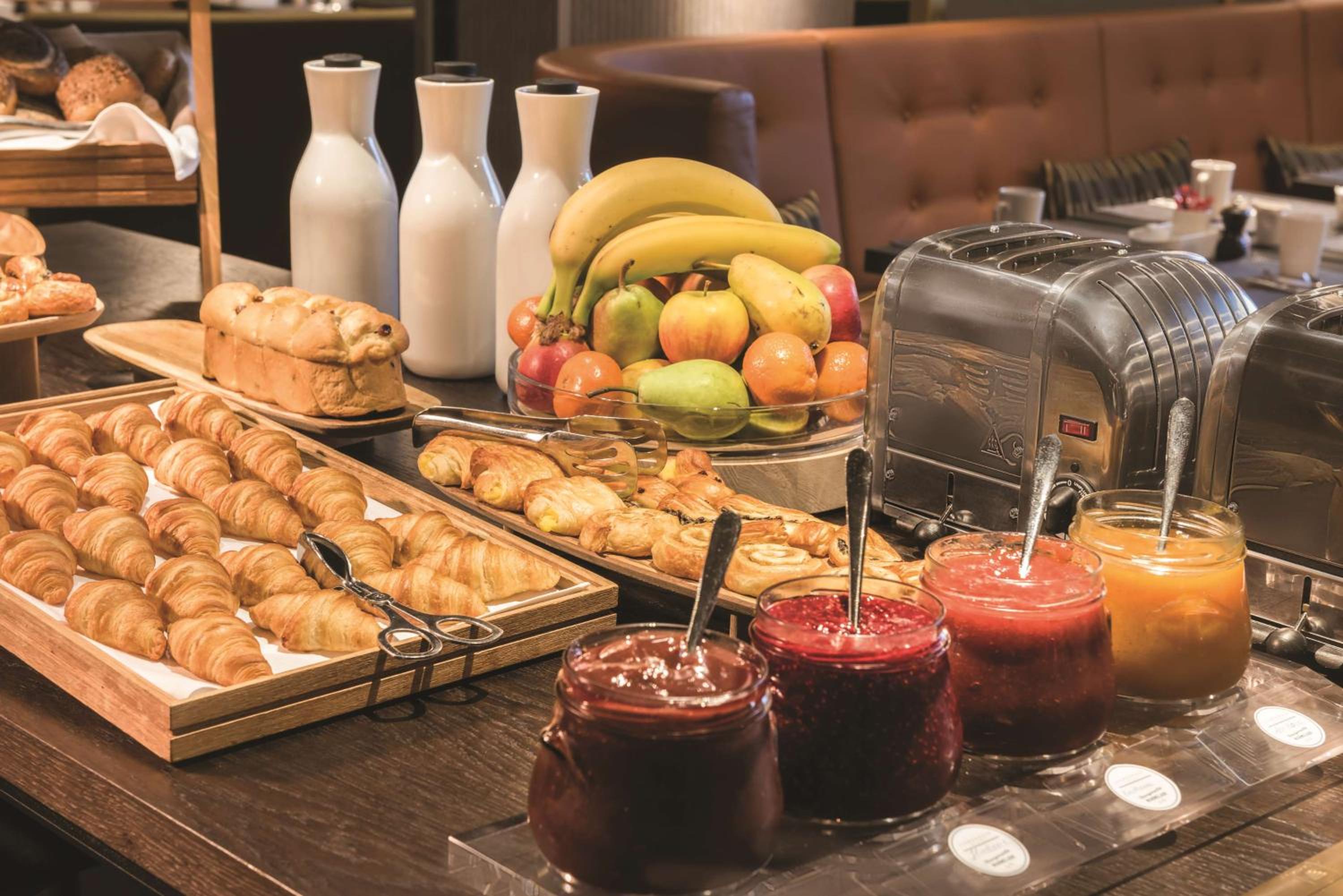 Фото Adina Apartment Hotel Hamburg Speicherstadt